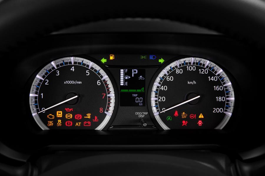 Панель приборов Perodua Aruz Advance 2019 года  (фото 6 из 14)